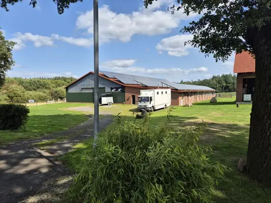 Boxen frei (>16qm) Vollpension o. Selbstversorger