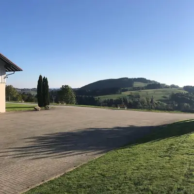 PFERDEPFLEGER/ Stallhelfer