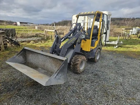 Eurotrac W11 mit Kabine, Heizung und Radio