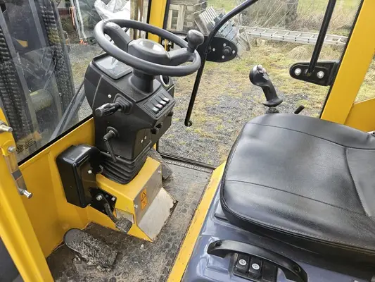 Eurotrac W11 mit Kabine, Heizung und Radio