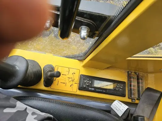 Eurotrac W11 mit Kabine, Heizung und Radio