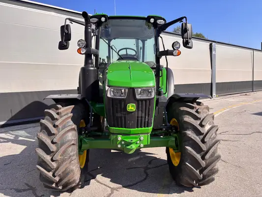 John Deere 5095M PowrQuad Plus