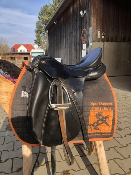 Kiefer Athen Dressursattel, breite Kammer