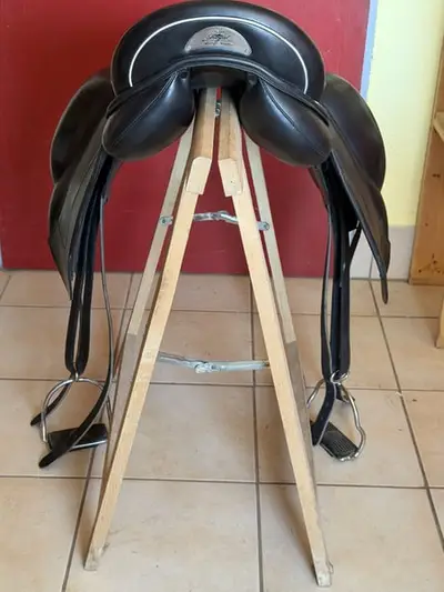 Hilbar Exklusiv De Luxe Anatomic Sattel, 17,5 Zoll