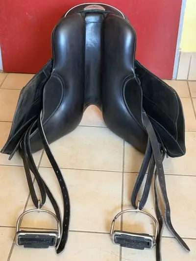 Hilbar Exklusiv De Luxe Anatomic Sattel, 17,5 Zoll