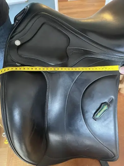 Dressursattel Amerigo Cervia II Schwarz 17,5 / 4 (wie neu!)