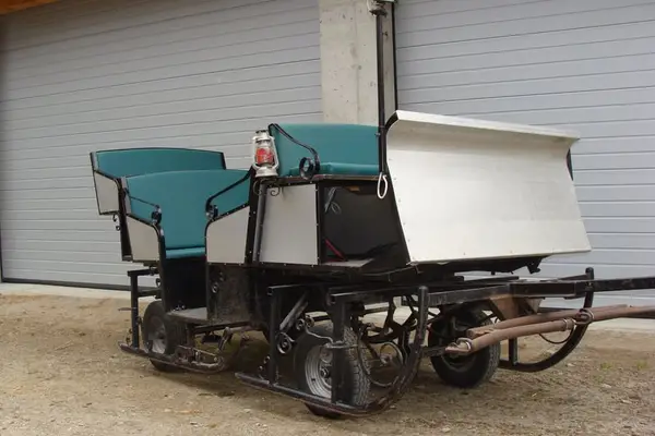 Kombinierter Pferdeschlitten