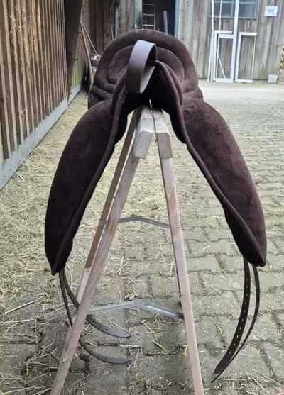 Signum Pad Dressage in Schoko, größe L zu verkaufen