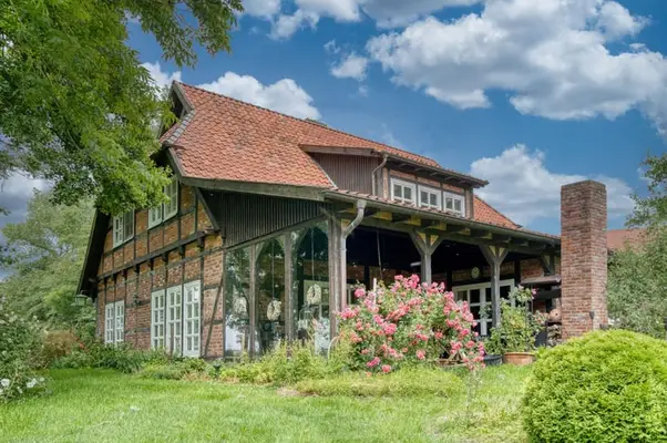 Großzügiges Landhaus für Pferde- & Naturliebhaber im Reitsportort Elmlohe | 4.140 m² Grundstück