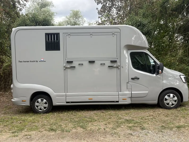 Toller 2 Pferdetransporter