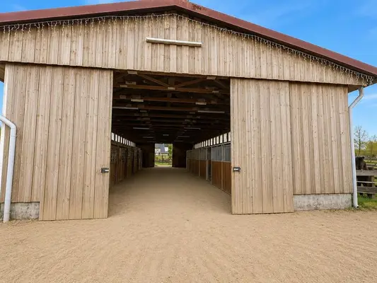 Stalltrack in idyllischer Lage zu verpachten, 8 Boxen, Außenpaddocks, Laufstall