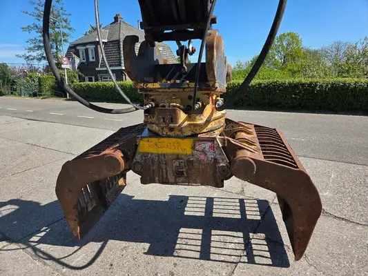 CW55S eigen gewicht 2200kg.