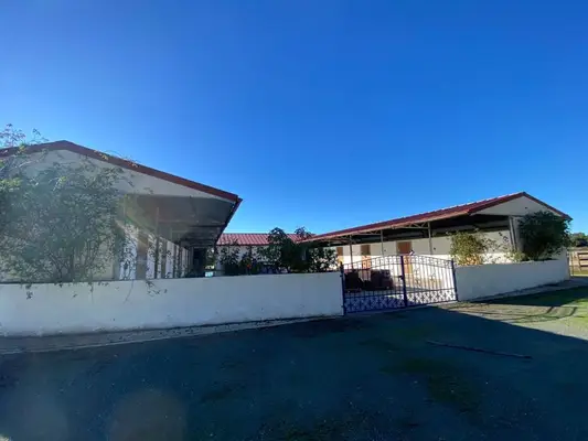 Moderne Reitanlage auf ca. 10 Hektar zwischen Sevilla, Huelva und Atlantikküste