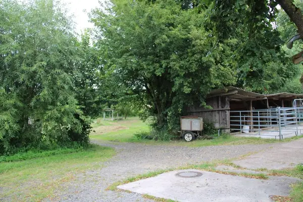 Etablierte Ranch- und Reitanlage – ca. 8 ha arrondierte Fläche – vielseitig nutzbar