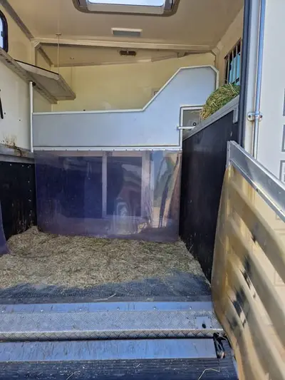 Pferdewohnmobil für 3 Pferde