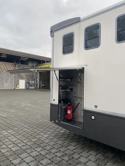 Pferdewohnmobil für 3 Pferde