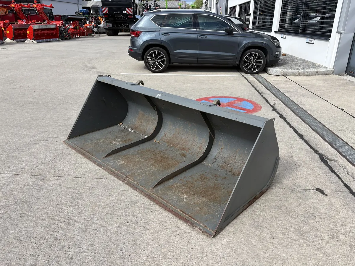 Stekro Schaufel gerundet 2,1m