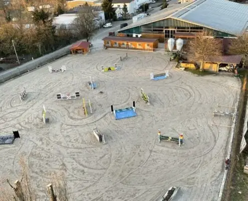 Gepflegte Reitanlage direkt an der Grenze zur Schweiz!