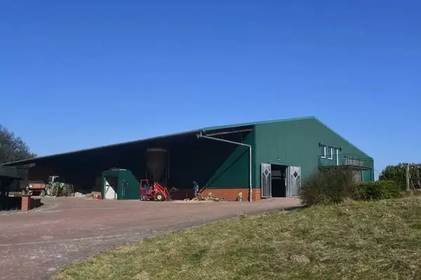 Reitanlage in malerischer Lage