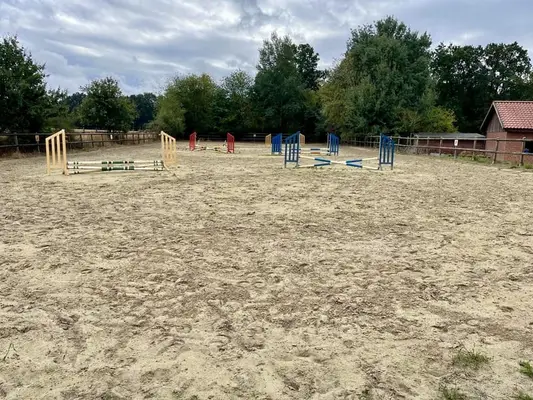 Reitanlage in malerischer Lage