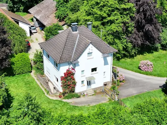 Großzügige Hofanlage in Ortsrandlage