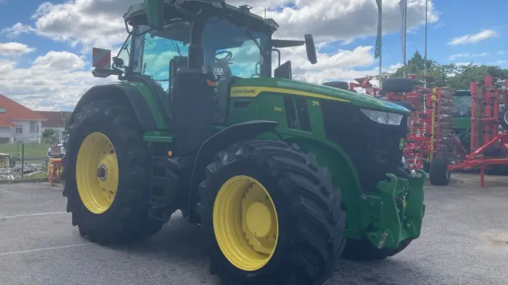 John Deere 7R 330