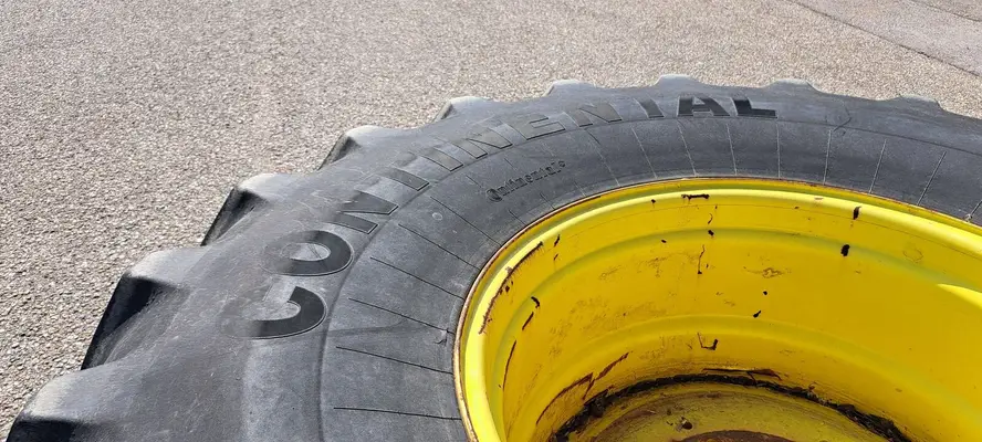 Continental 900/60R32 SVT 176A8