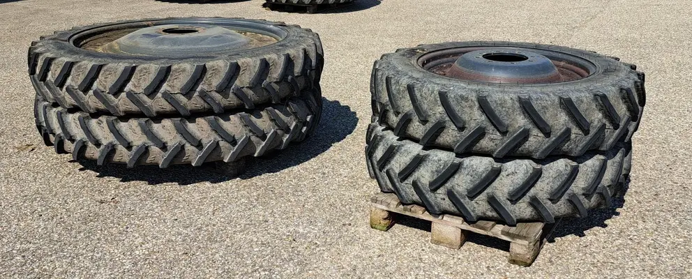 BKT 270/95R32 & Kleber 270/95R48