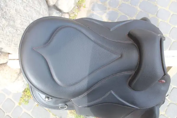 KIEFFER TRAIL Trekking / endurance Saddle New !!!