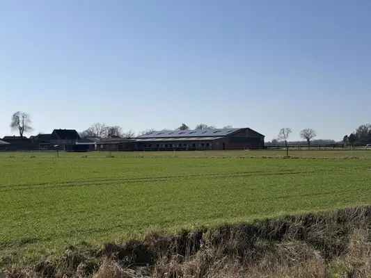 Reitanlage mit Reithalle für ambitionierte Reiter & Leben mit Pferden. Bis zu 60 Pferden.