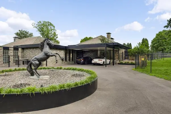 Exklusive Villa mit Gästehaus und Reitanlagen in der Nähe des Nationalparks De Meinweg