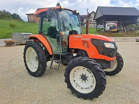 Kubota M8560