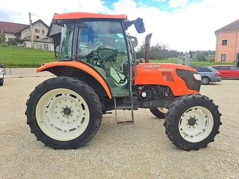 Kubota M8560