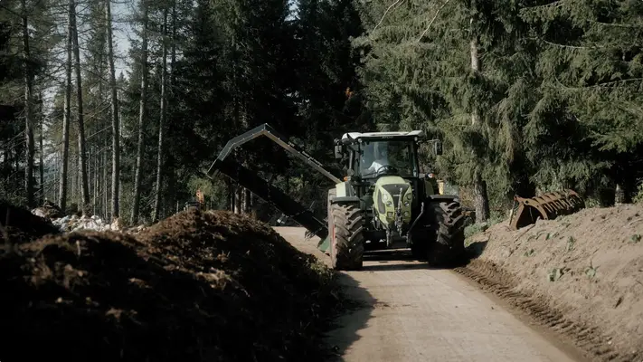 OMS Kompostwender getragen