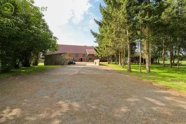 Leben im Grünen: Gepflegter Resthof mit viel Platz für Ihre Ideen