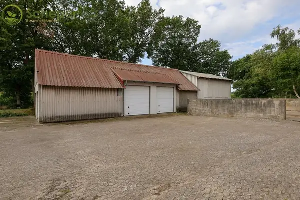 Leben im Grünen: Gepflegter Resthof mit viel Platz für Ihre Ideen