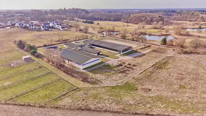 Reitanlage in Mecklenburg-Vorpommern zu verkaufen – Pferdezentrum an der Seenplatte!