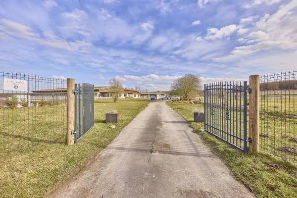 Reitanlage in Mecklenburg-Vorpommern zu verkaufen – Pferdezentrum an der Seenplatte!