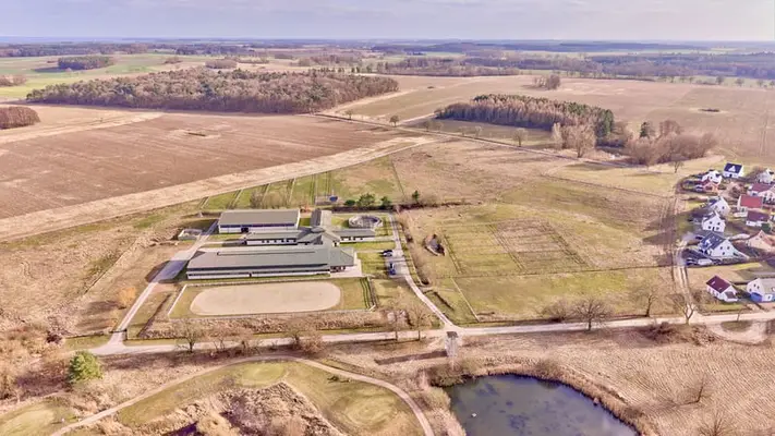 Reitanlage in Mecklenburg-Vorpommern zu verkaufen – Pferdezentrum an der Seenplatte!