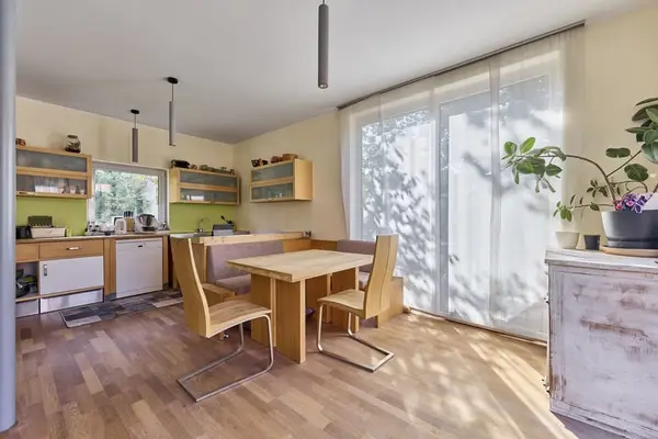 Pferdehof kaufen in Enkenbach-Alsenborn – mit neuwertigem Wohnhaus in idyllischer Lage