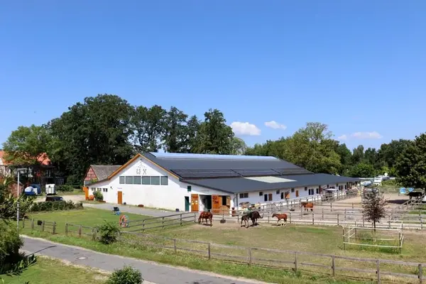 Reitanlage in Niedersachsen zu verkaufen auf ca. 3 Hektar Grundstücksfläche – bereits saniert!