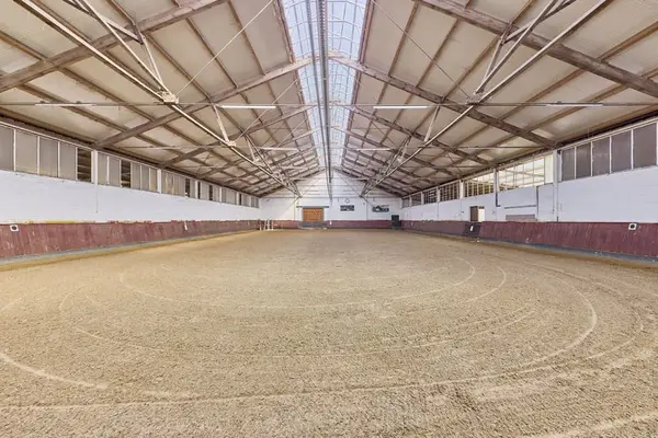 Reitanlage in Niedersachsen zu verkaufen auf ca. 3 Hektar Grundstücksfläche – bereits saniert!