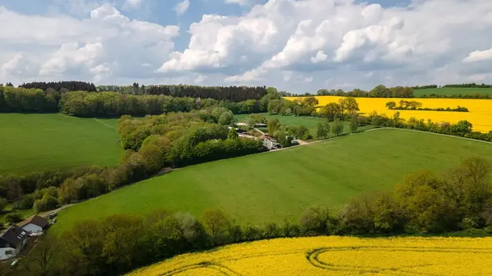 Reitanlage in Alleinlage bei St.Wendel zu verkaufen – fast 15 Hektar Land im Eigentum!