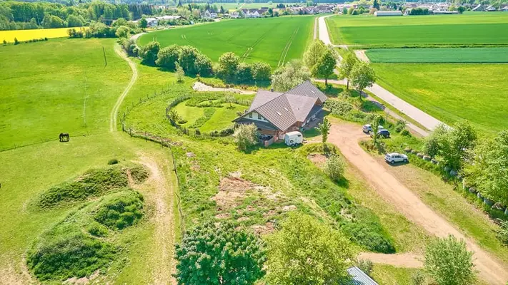 Reitanlage zu verkaufen in Hütschenhausen in Rheinland-Pfalz – stilvolles & energieeffizientes Wohne