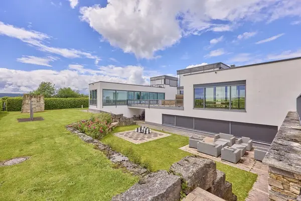 Luxuriöse Villa mit Reitanlage in der Nähe von Fulda in Hessen – Wellness, Reitsport & Lebensgefühl