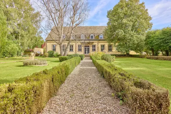 Schloss zu verkaufen in Rheinhessen mit eigener Reitanlage und Event-Location!