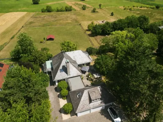 Exklusives Anwesen mit privater Reitanlage auf weitläufigem Grundstück mit ca. 24.000 m²