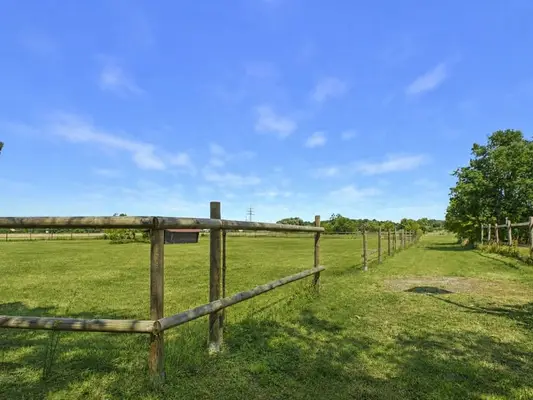 Exklusives Anwesen mit privater Reitanlage auf weitläufigem Grundstück mit ca. 24.000 m²