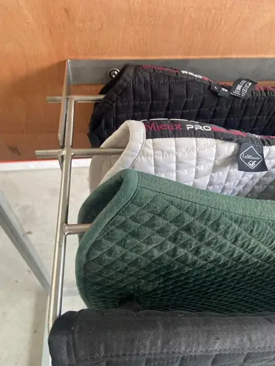 Halter für Decken