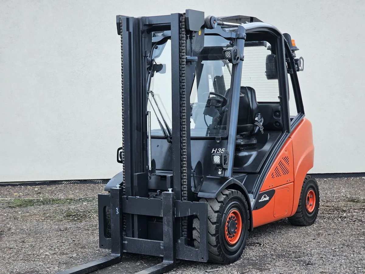 Forklift truck Linde H35D-02